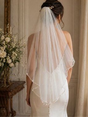 ✨ Romantic Bridal Veil with Crystal Beaded Trim ✨